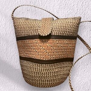 Balinese Woven Bucket Bag – Artisan Charm & Natural Texture